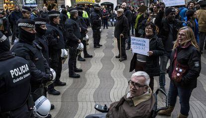 Antidisturbios de la Guardia Urbana en la Rambla