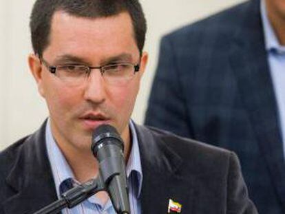 El vicepresidente del Gobierno del presidente Nicolás Maduro, Jorge Arreaza (imagen), inauguró en la ciudad de Maracaibo (noroeste) otra reunión regional similar, y lo mismo hizo en Monagas (este) el vicepresidente para asuntos Económicos y ministro de Petróleo, Rafael Ramírez. EFE/Archivo