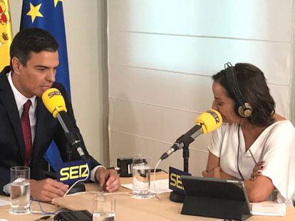 Pedro Sánchez responde a las preguntas de la periodista Pepa Bueno en el palacio de La Moncloa. 