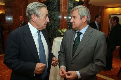 José María Marín, presidente de la CNMC y Javier Cuesta Nuin, presidente de Correos