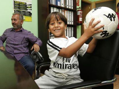 Osama Abdul Mohsen y su hijo Zaid, el pasado septiembre en Getafe.