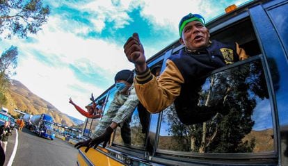 Integrantes de la caravana de centroamericanos llegan a Tijuana, en el estado de Baja California (México). 