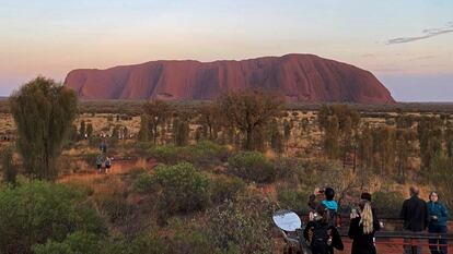 Vista del monte Uluru, en Australia.