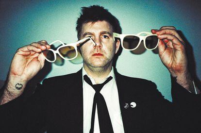 <b>¿Estas o esas? James Murphy, el hombre detrás de LCD Soundsystem, está que no se decide.</b>