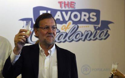 Rajoy, brindant amb el cava brut nature Dogma.