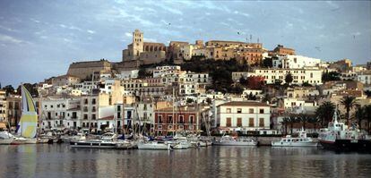 Imagen del puerto de Ibiza.