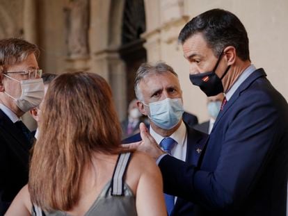 El presidente del Gobierno, Pedro Sánchez, junto a los presidentes de la Comunidad Valenciana, Ximo Puig; las Islas Canarias, Ángel Torres y las Islas Baleares, Francina Armengol, en la XXI Conferencia de Presidentes celebrada en San Millán de la Cogolla (La Rioja) el pasado julio.