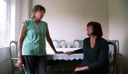 Christine Hughes (izquierda) fue la primera que se puso en contacto con Hiraeth Hope. En la foto con Jill Simpson, miembro de Croeso Arberth.