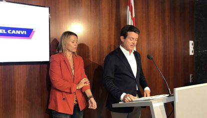 Eva Parera y Manuel Valls, en una rueda de prensa en el Ayuntamiento
 
 