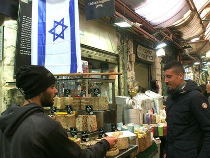 Jes&uacute;s Rueda, en el mercado Manahe Yehuda de Jerusal&eacute;n