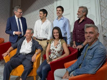 Desde la izquierda, sentados Carlos Chausson, Sara Blanch y Laurent Pelly. De pie, Corrado Rovaris, Anicio Zorzi Giustiniani, Joan Martín-Royo y Francisco Escala, este martes en el Teatro de la Maestranza de Sevilla.