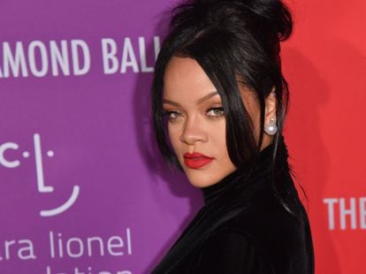 La cantante Rihanna, una de las artistas musicales más ricas del mundo, fotografiada en una gala benéfica en 2019.