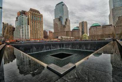 Uno de los estanques del Monumento a las víctimas del 11-S, en Manhattan (Nueva York).