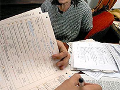 Una vecina de Moscú colabora en la elaboración del censo ruso.