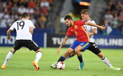 Dani Ceballos durante el partido ante Alemania.
