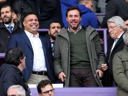 Ronaldo, Óscar Puente, alcalde de Valladolid, y Enrique cerezo.