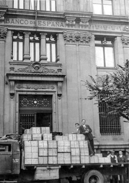 Bilbao, agosto de 1939. Han sido depositadas en los bancos bilbaínos las cajas de valores que fueron exportadas por el Gobierno Vasco y devueltas por el Gobierno de Francia.