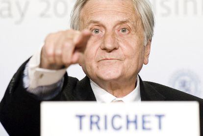 Trichet da la palabra a los periodistas durante la comparecencia del jueves en Helsinki.