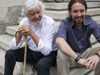 Xos&eacute; Manuel Beiras y Pablos Iglesias, durante un encuentro en Santiago el pasado verano.