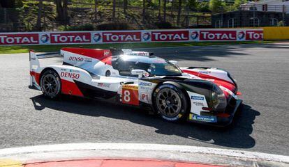 Fernando Alonso, a bordo de un Toyota TS050-Hybrid, en las Seis Horas de Spa, primera prueba del Mundial de resistencia (WEC)