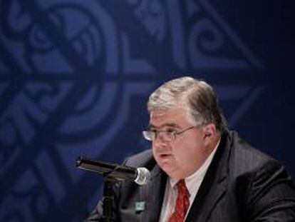 Fotografía tomada el pasado 5 de noviembre en la que se registró al gobernador del Banco de México, Agustín Carstens, quien señaló que, pese a las políticas monetarias expansivas de las economías avanzadas, "el régimen cambiario de México ha funcionado bien". EFE/Archivo