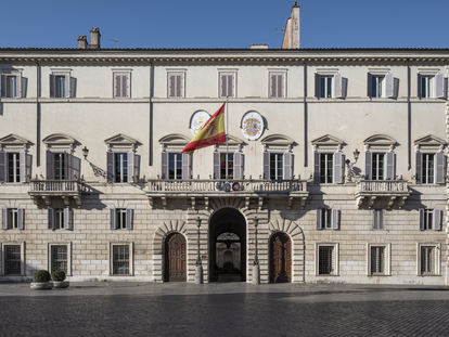 Fachada principal de la embajada española ante la Santa Sede.