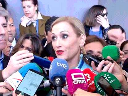 Cristina Cifuentes durante unas declaraciones en la convención del Partido Popular, en Sevilla.