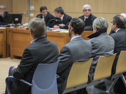 Cuatro de los acusados por malversación del Palau de les Arts, este martes, durante el juicio en Valencia.