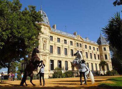 El palacio que alberga la escuela andaluza de arte ecuestre, ayer, antes de un espectáculo.