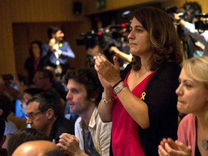 La coordinadora general del PdeCat, Marta Pascal (2d), durante la presentación de la Crida Nacional