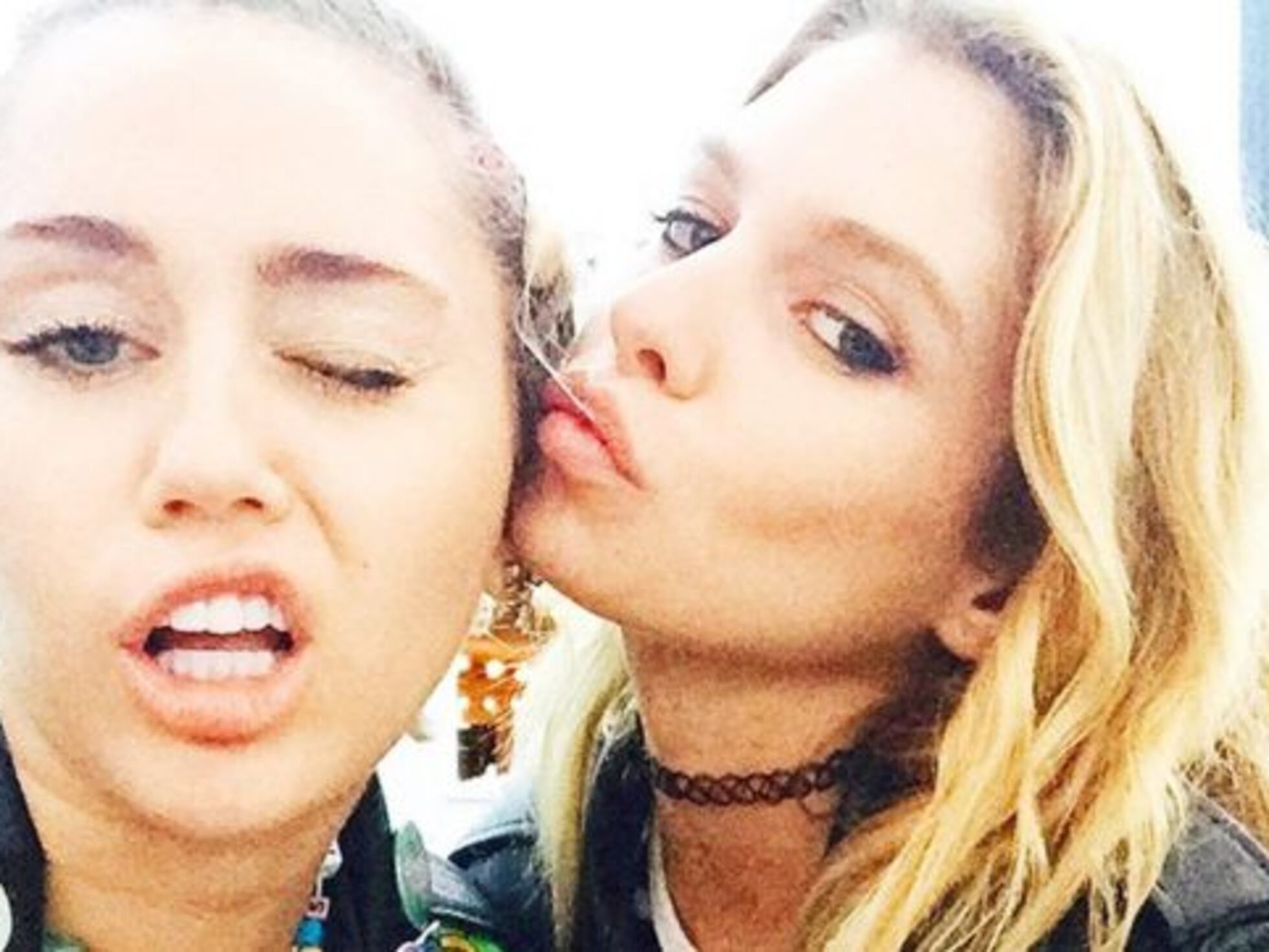 Miley Cyrus y Stella Maxwell ya no esconden su amor | Estilo | EL PAÍS