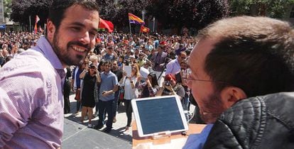 Alberto Garzón y Pablo Echenique, durante el mitin conjunto en Ciudad Real.