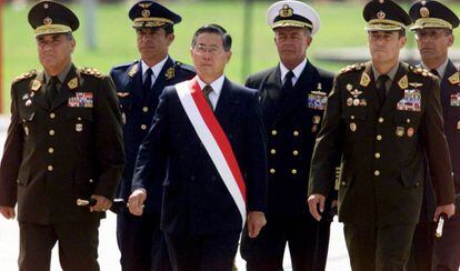 El expresidente de Perú Alberto Fujimori, durante un acto militar en Lima.