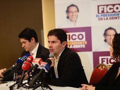 Luis Felipe Henao, jefe de debate de Fico Gutiérrez, durante una rueda de prensa la mañana de este lunes.
