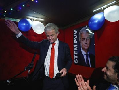 Geert Wilders celebra los primeros sondeos la noche del miércoles en La Haya, Países Bajos.