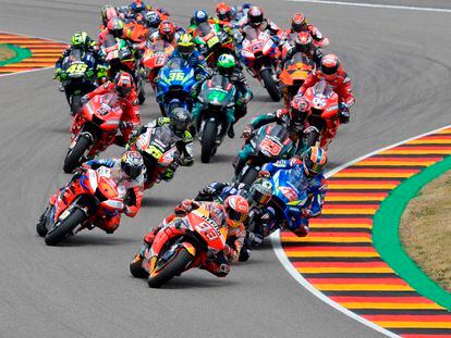 Imagen del Gran Premio de Alemania del 2019, en el mes de julio, con Márquez en cabeza del pelotón.