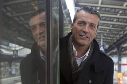 Eduardo Martín, en la estación del Este de París