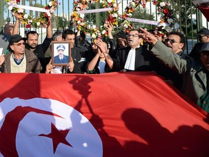 Funerales en Túnez por las víctimas del ataque del miércoles.