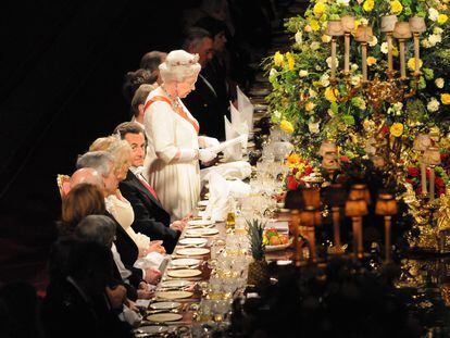 Banquete de estado ofrecido por la reina Isabel II al entonces presidente de Francia, Nicolas Sarkozy, y su esposa, Carla Bruni, en el castillo de Windsor, el 26 de marzo de 2008.