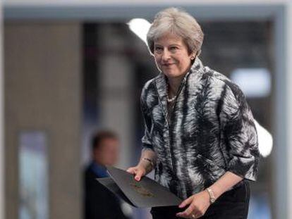 La primera ministra británica ha superado una enmienda impulsada desde las filas proeuropeas de su propio partido