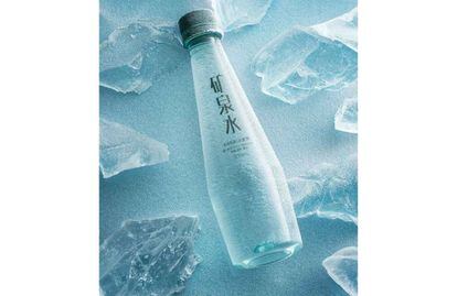 Agua mineral de Xiaomi.