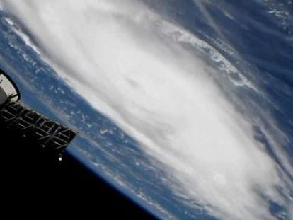 La Estación Espacial Internacional ha captado las imágenes del ciclón atravesando el Atlántico