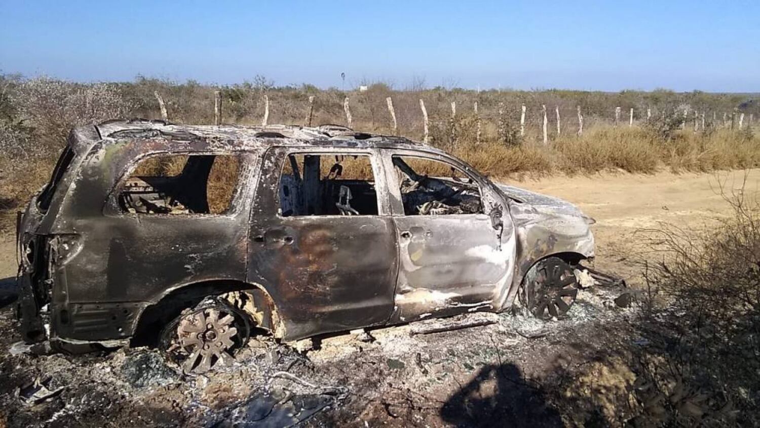 Autoridades mexicanas hallan 19 cuerpos calcinados tras un enfrentamiento en los límites entre Tamaulipas y Nuevo León.