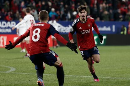 Abde celebra el segundo gol de Osasuna en el partido contra el Sevilla, de los cuartos de final de la Copa del Rey, en El Sadar este miércoles.