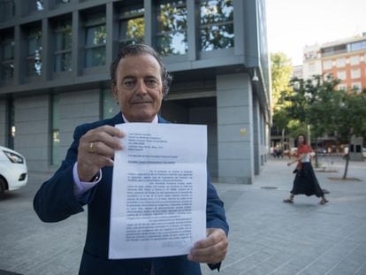 Fernando Presencia, juez expulsado de la carrera por prevaricación, llega a la Audiencia Nacional para declarar en la causa donde se le investiga, el pasado julio.