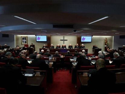 Reunión de los obispos españoles durante la plenaria de febrero de 2021, en Madrid.