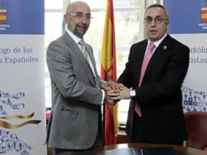 Ernesto Colman, a la izquierda, junto al presidente del Comité Olímpico Español, Alejandro Blanco, durante la firma de un convenio, en una imagen de Facebook.