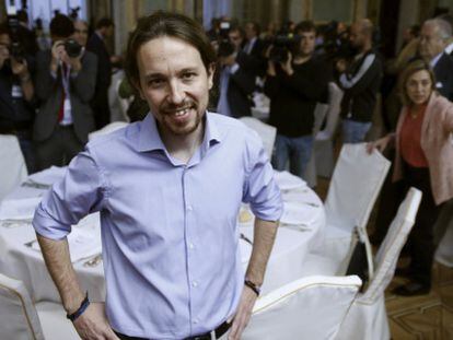 El secretario general de Podemos, Pablo Iglesias, a su llegada a un almuerzo informativo organizado por el Foro ABC-Deloitte.