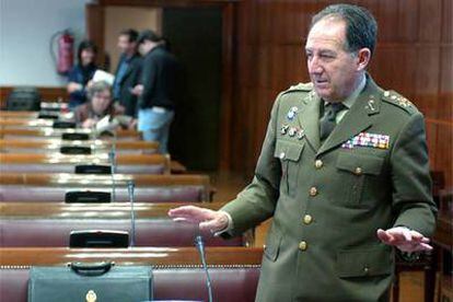 El jefe del Estado Mayor de la Defensa, Félix Sanz Roldán, en la comisión de Defensa del Senado.