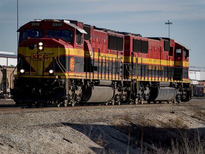 Una locomotroa de la empresa Kansas City Southern, en la ciudad de Kansas (EE UU), en una imagen de archivo.